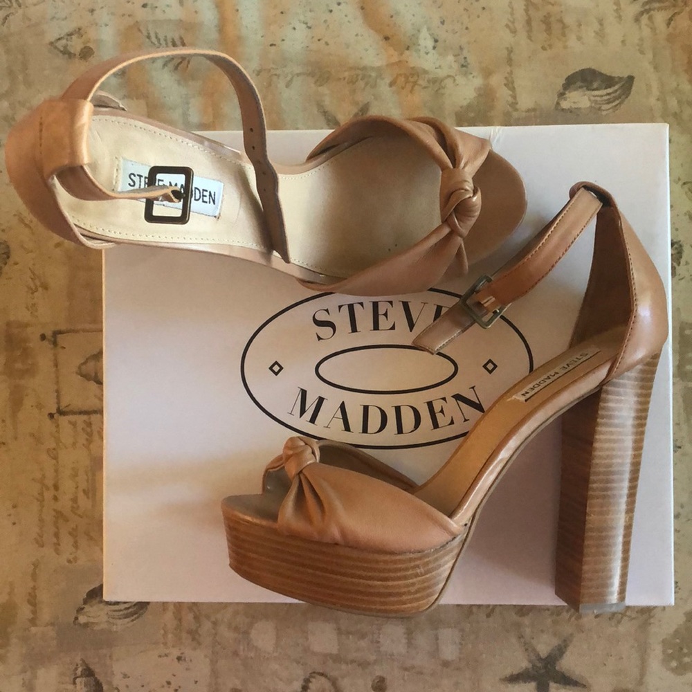 Steve Madden knot wooden heel